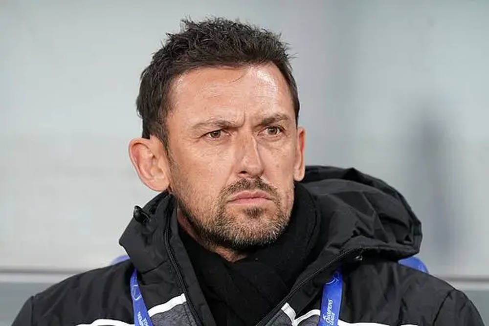 澳大利亚队主教练辞职，引发球员不安