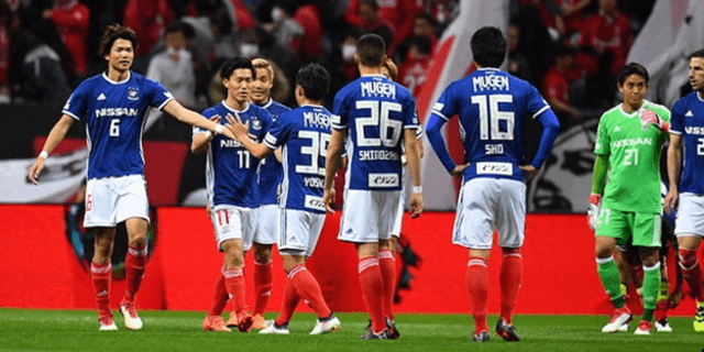 横滨水手阵容强大，击败对手领跑积分榜