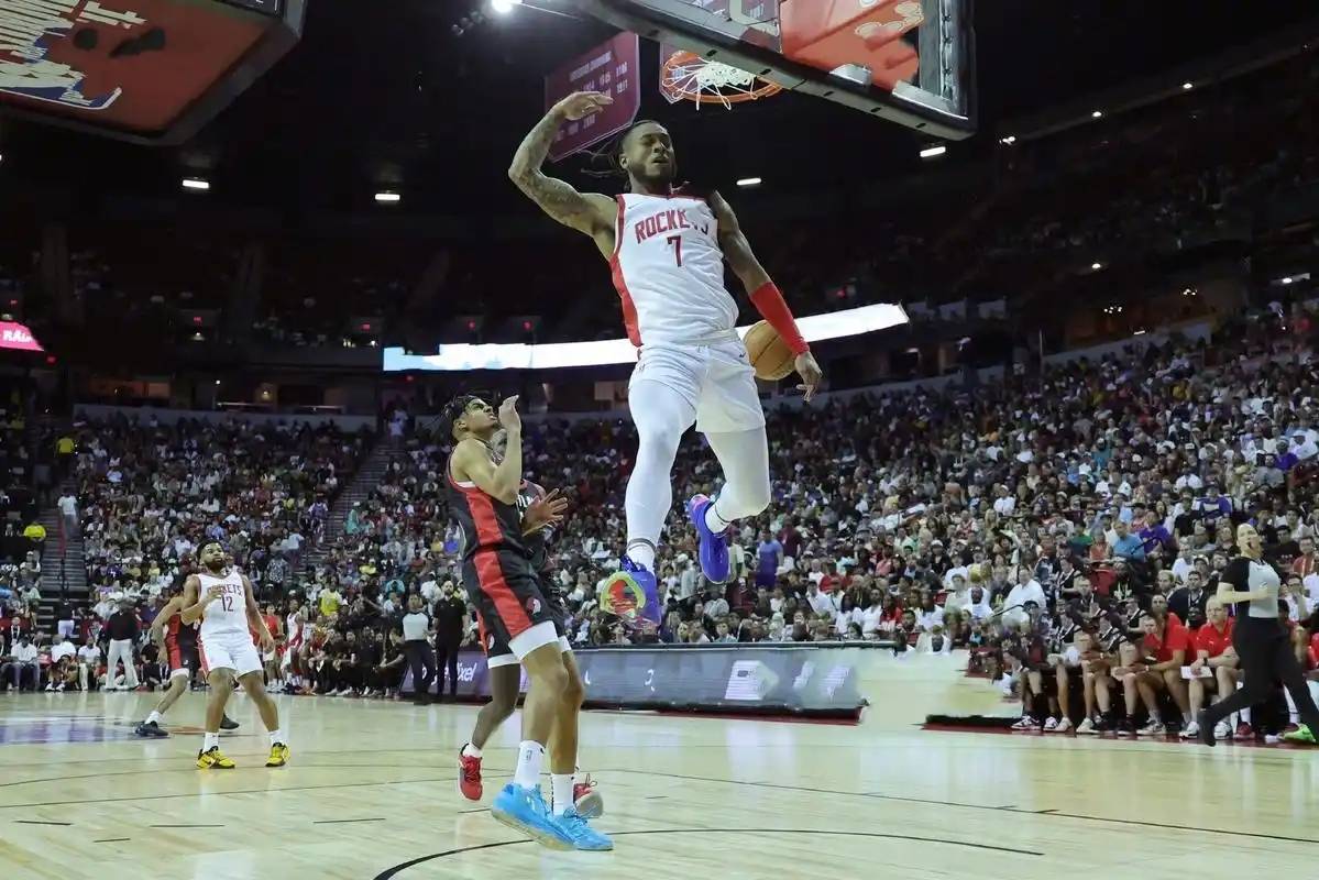 西亚卡姆惊艳全场，詹姆斯助攻爆棚，雄鹿逆转取胜！