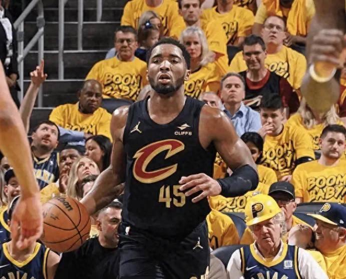 米切尔复出首战，波尔津吉斯状态火爆，火箭成为焦点！