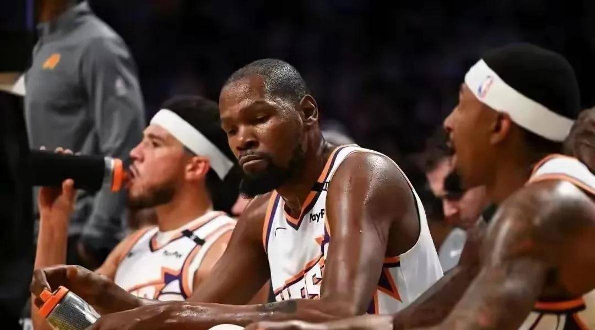 包含杜兰特迎来五赛季高光表现，独行侠球迷沸腾！的词条