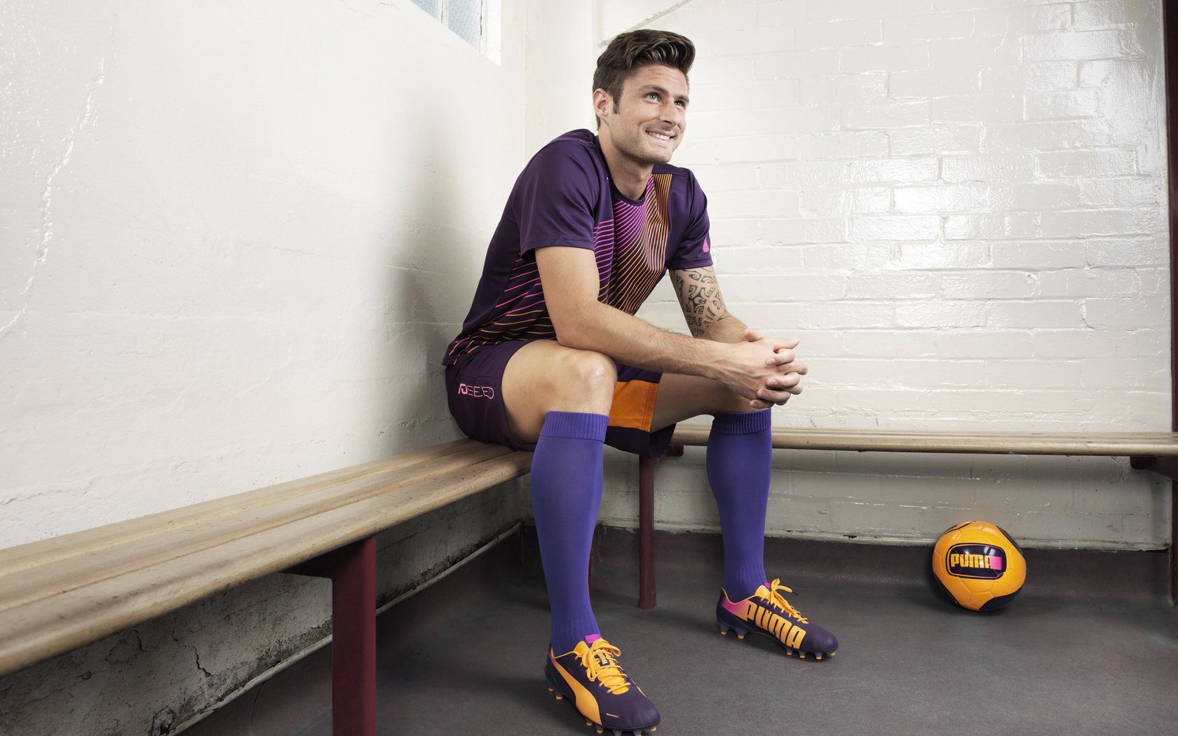 哈兰德官方宣布比赛规则变更新规，拜仁引发争议！全场沸腾不已